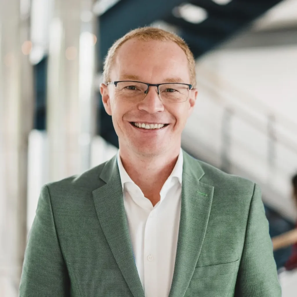 Portrait-Foto von Prof. Dr. Alexander Zureck